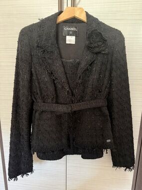 Vintage set CHANEL 2005 Black Tweed Belted Blazer with skirt